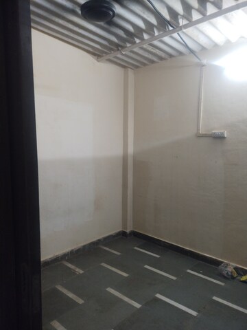 Room in 1 BHK Independent House at Kurla West – for Rent