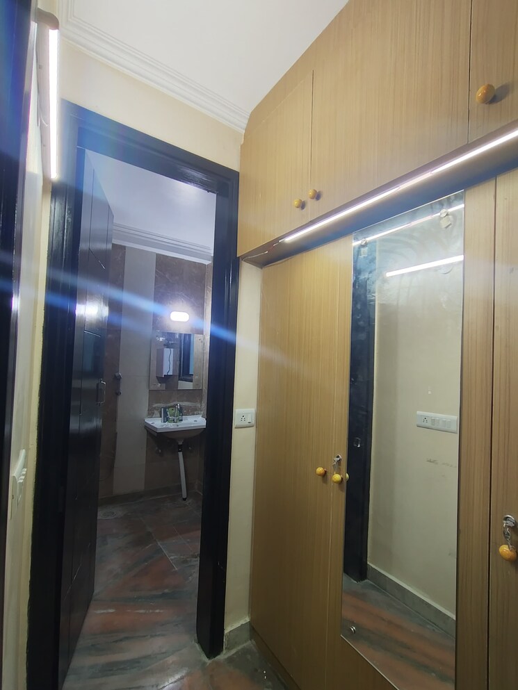 Kitchen, chittaranjan park 3 Bedroom 1400 Sq.Ft. Builder Floor In Chittaranjan Park Delhi 8880596