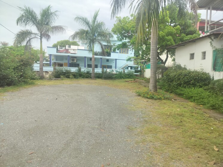  Parking, dalanwala 4 Bedroom 2400 Sq.Ft. Villa In Dalanwala Dehradun 8880630