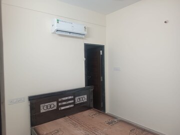 Room in 2 BHK Apartment at Raghuram Homes, Kondapur – for Rent