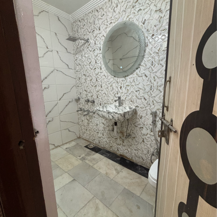 Bathroom, malviya nagar 3 Bedroom 1500 Sq.Ft. Builder Floor In Malviya Nagar Delhi 8880651