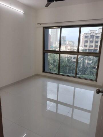 Room in 2 BHK Apartment at Rajesh Raj Infinia, Malad West – for Rent