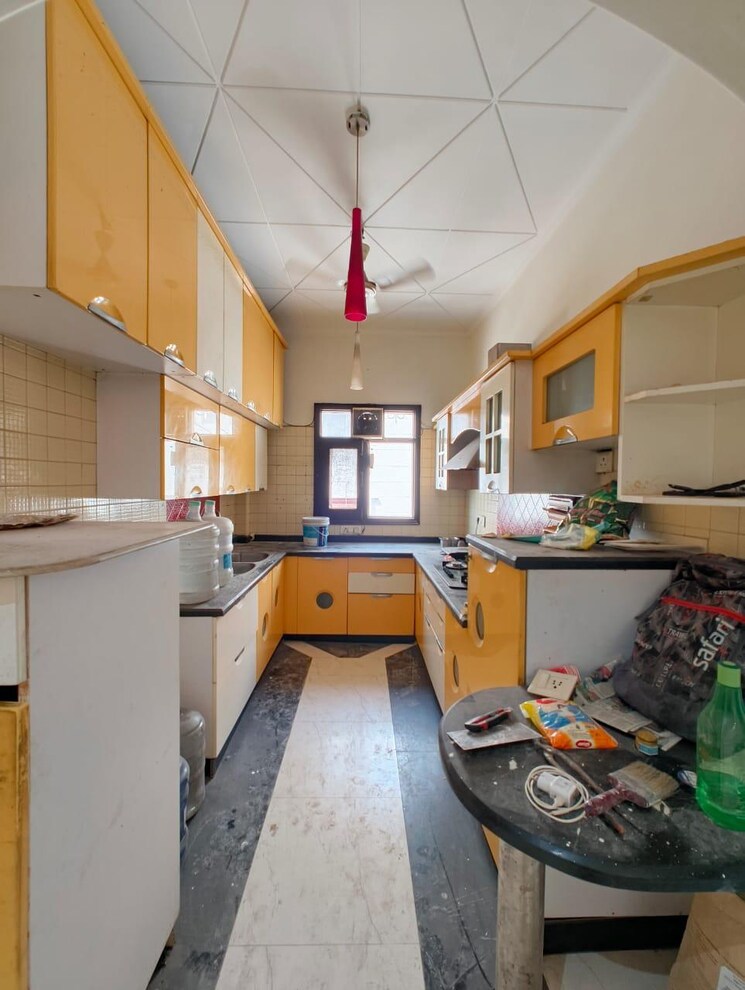 Kitchen, kalkaji 3 Bedroom 2000 Sq.Ft. Builder Floor In Kalkaji Delhi 8880686