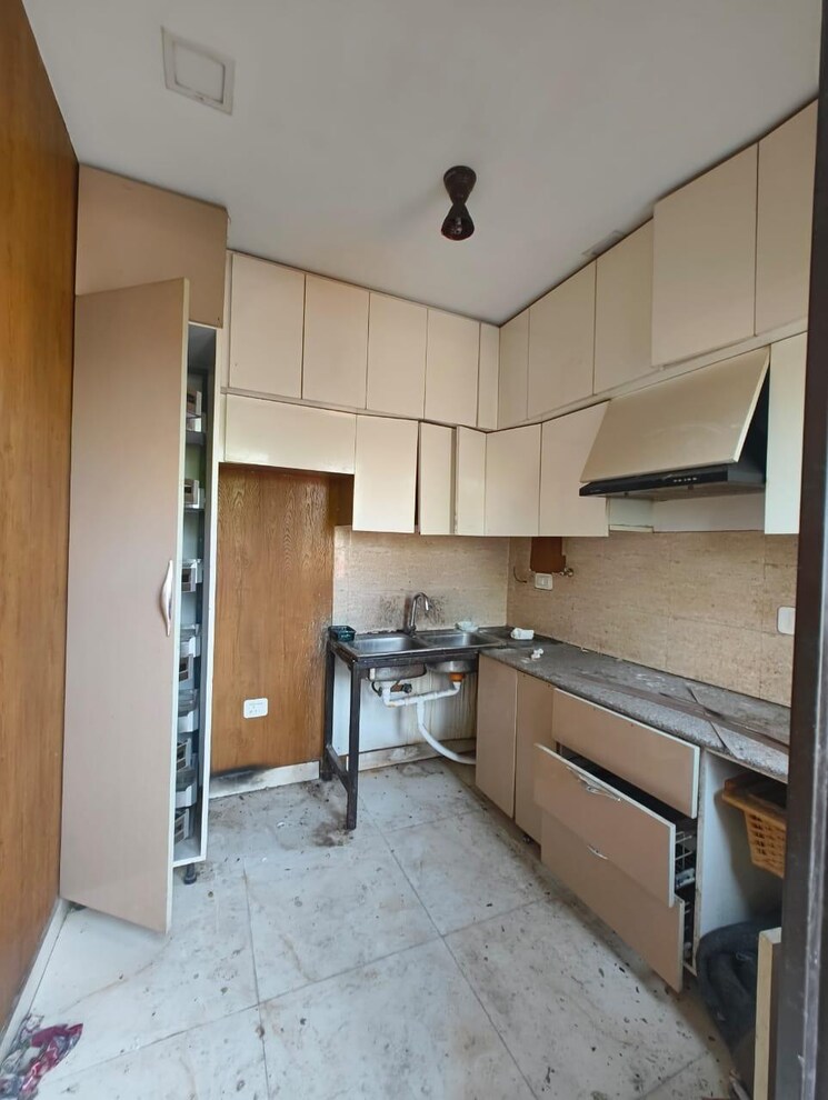 Kitchen, kalkaji 3 Bedroom 2000 Sq.Ft. Builder Floor In Kalkaji Delhi 8880686