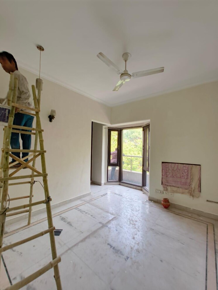 Room, kalkaji 3 Bedroom 2000 Sq.Ft. Builder Floor In Kalkaji Delhi 8880686
