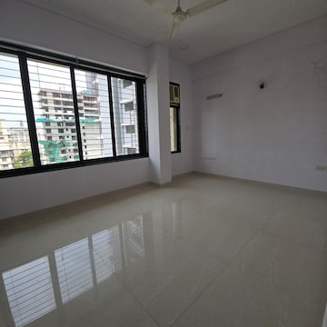 Room in 4 BHK Apartment at Dadar West – for Rent