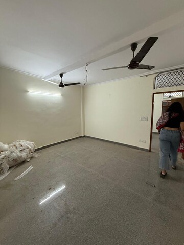 Room in 2 BHK Builder Floor at Kalkaji – for Rent