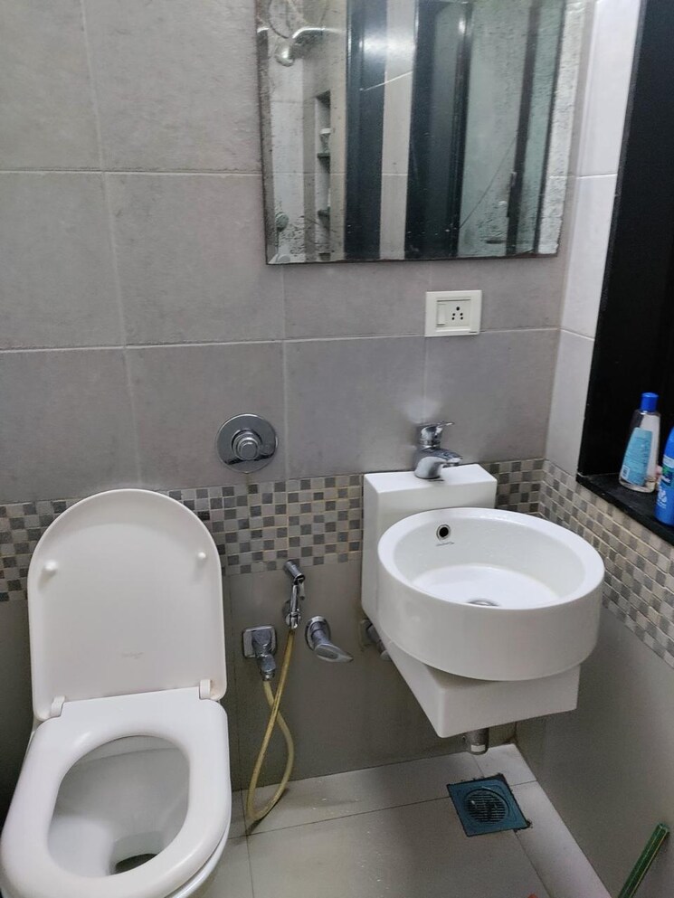 Bathroom, swapnalok-towers 2 Bedroom 1100 Sq.Ft. Apartment In Malad East Mumbai 8880730