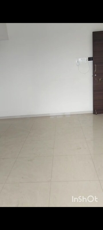 Room in 1 BHK Apartment at Bhoomi Samarth, Goregaon East – for Rent