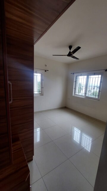 Room in 2 BHK Apartment at Vaishnavi Gardenia, Jalahalli West – for Rent