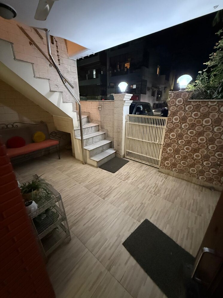  Parking, kalkaji 2 Bedroom 900 Sq.Ft. Builder Floor In Kalkaji Delhi 8880757