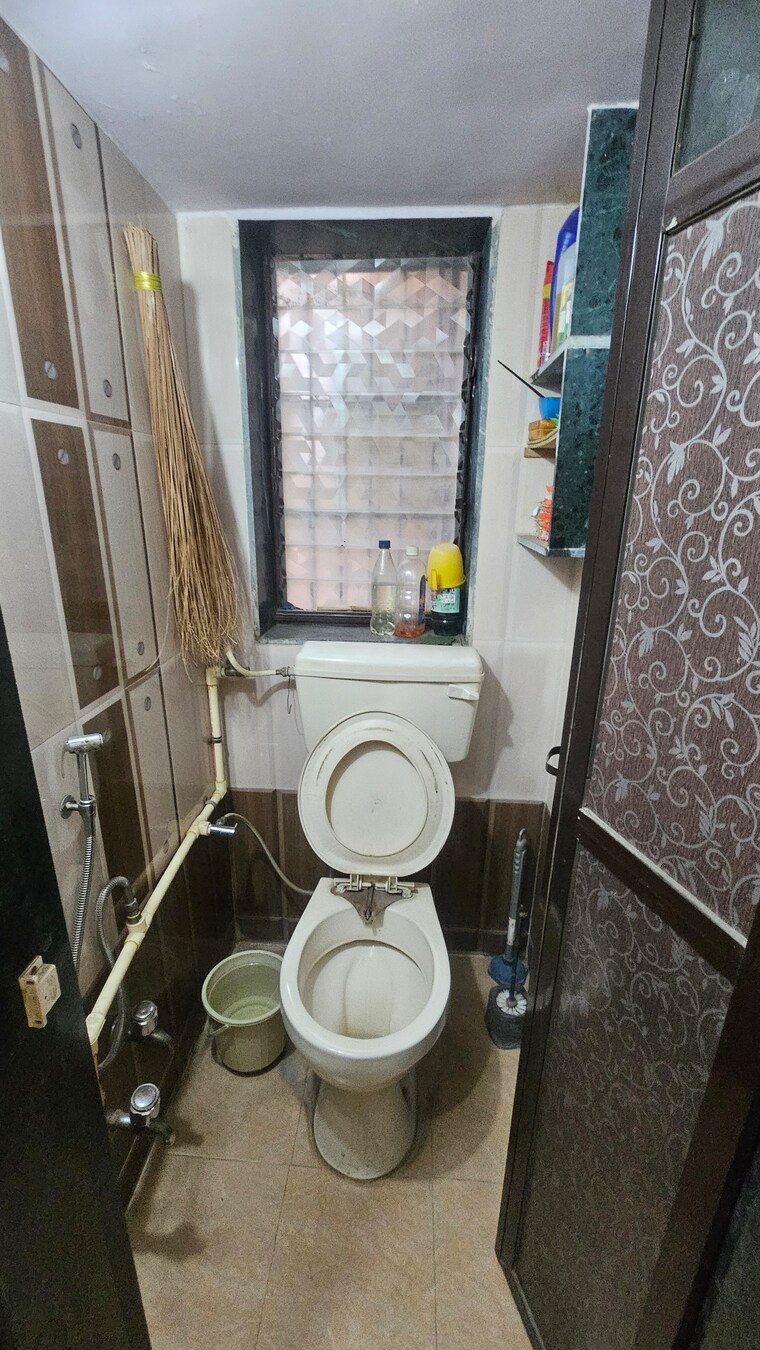 Attached Bathroom, dombivli west 1 RK 435 Sq.Ft. Apartment In Dombivli West Thane 8880764