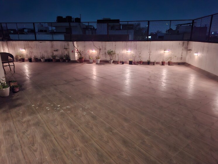 Terrace, green park extension 4 Bedroom 2700 Sq.Ft. Builder Floor In Green Park Extension Delhi 8880762