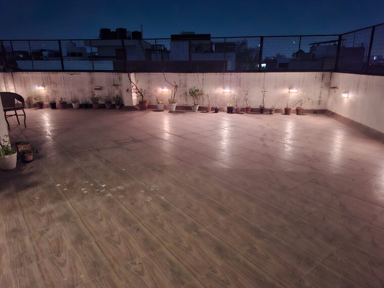 Terrace, green park extension 4 Bedroom 2700 Sq.Ft. Builder Floor In Green Park Extension Delhi 8880762