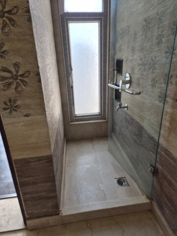  3 BHK Builder Floor at Safdarjung Enclave – for Sale