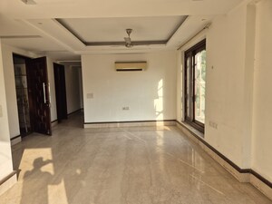 Building Lobby in 3 BHK Builder Floor at Safdarjung Enclave – for Sale