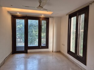 Room in 3 BHK Builder Floor at Safdarjung Enclave – for Sale