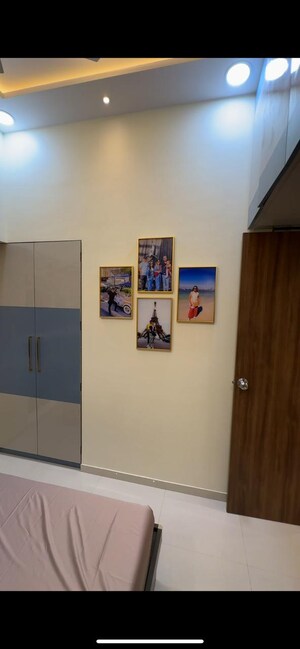 Room in 2 BHK Apartment at Lodha Amara, Kolshet Road – for Sale