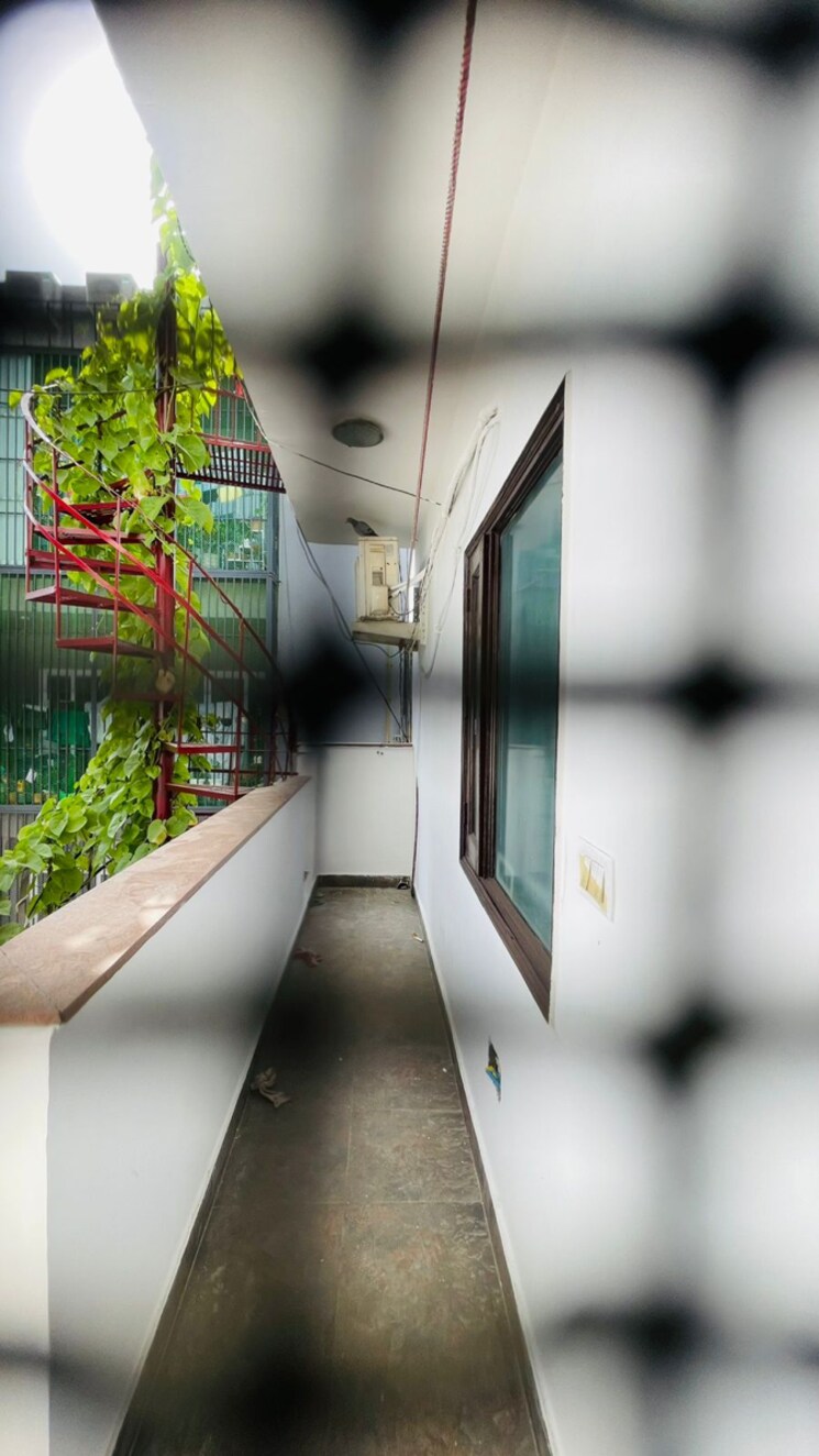 undefined, south extension i 3 Bedroom 200 Sq.Yd. Builder Floor In South Extension I Delhi 8880791