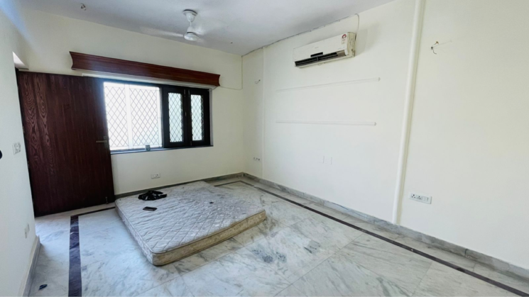 Room, south extension i 3 Bedroom 200 Sq.Yd. Builder Floor In South Extension I Delhi 8880791