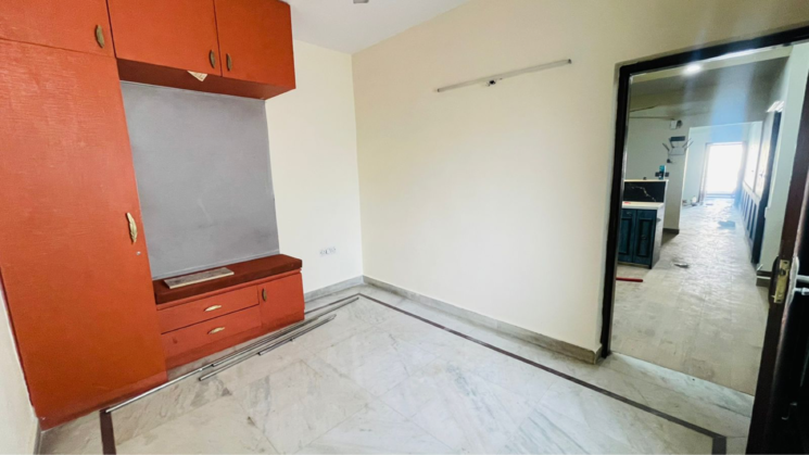 Room, south extension i 3 Bedroom 200 Sq.Yd. Builder Floor In South Extension I Delhi 8880791