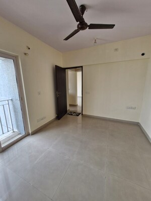 1.5 BHK Apartment For Sale in Lodha Amara, Kolshet Road