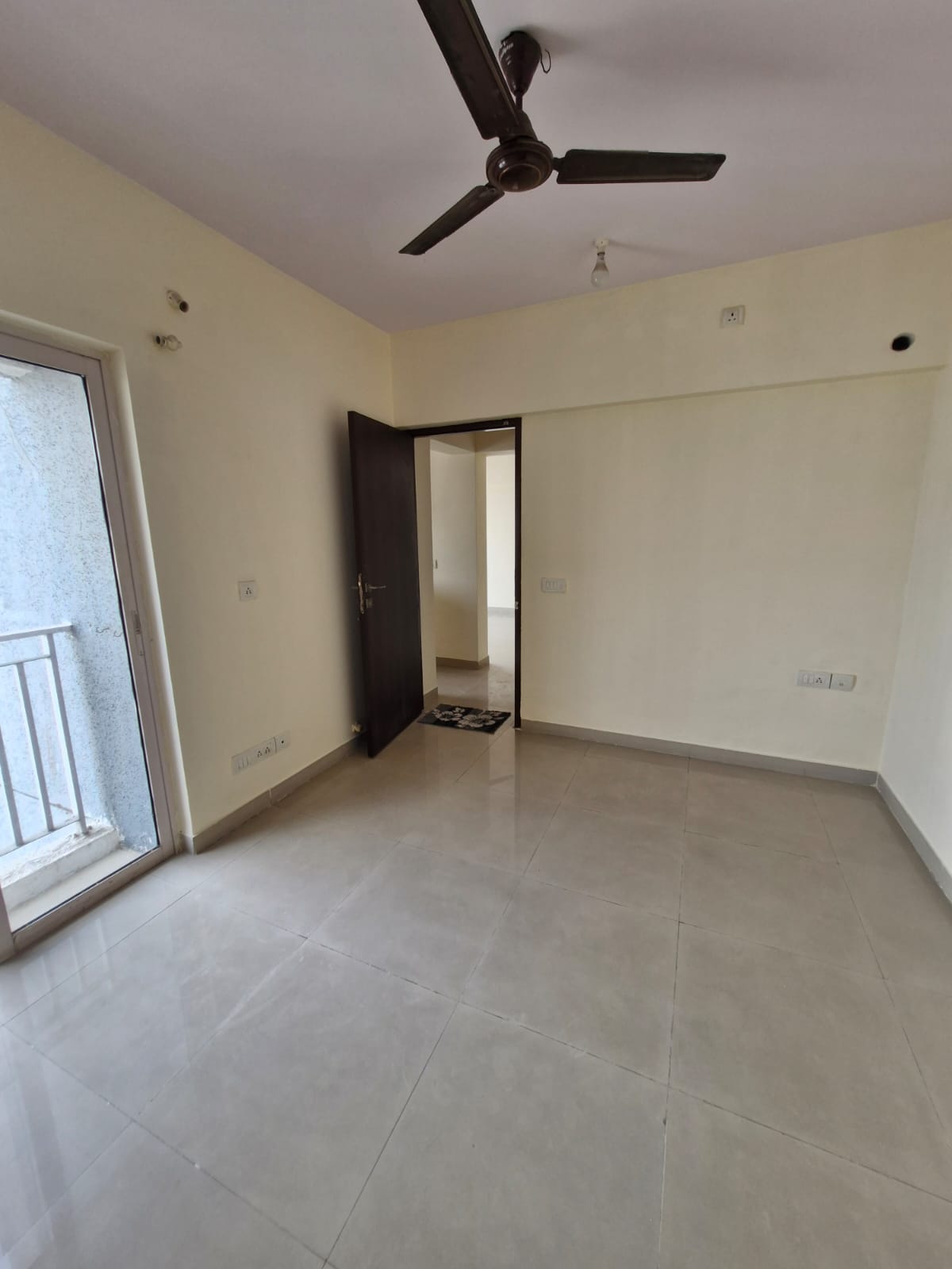 1.5 BHK Apartment For Sale in Lodha Amara