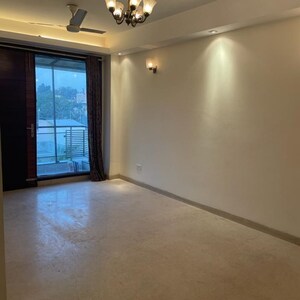 Room in 3 BHK Builder Floor at RWA Hauz Khas Block C 5, Hauz Khas Enclave – for Sale