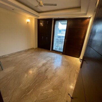 Room in 3 BHK Builder Floor at RWA Hauz Khas Block C 5, Hauz Khas Enclave – for Sale