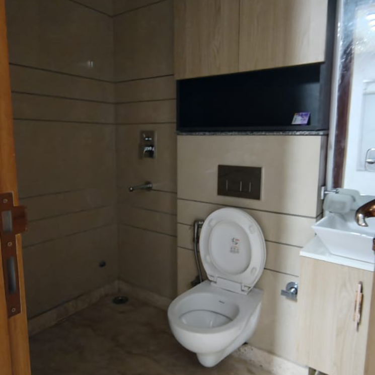 Bathroom, sadhna enclave 3.5 Bedroom 1800 Sq.Ft. Builder Floor In Sadhna Enclave Delhi 8880842