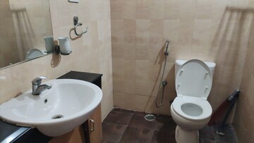 Bathroom in 4 BHK Villa at Indu Fortune Fields Villas, Kukatpally – for Rent