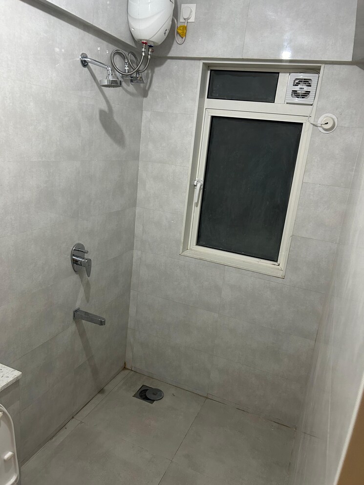 Bathroom, sugee-atharva 2 Bedroom 858 Sq.Ft. Apartment In Prabhadevi Mumbai 8880851