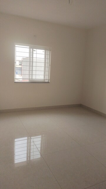 Room in 2 BHK Apartment at L&T Serene County, Gachibowli – for Rent
