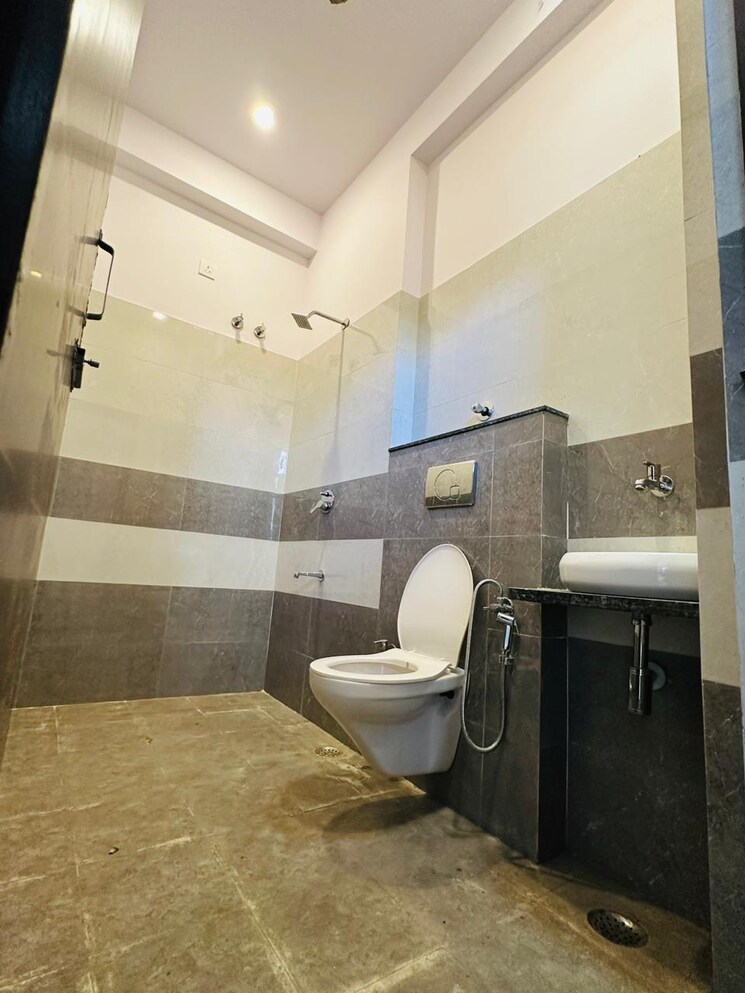 Bathroom, mansarovar 3 Bedroom 1450 Sq.Ft. Apartment In Mansarovar Jaipur 8880881