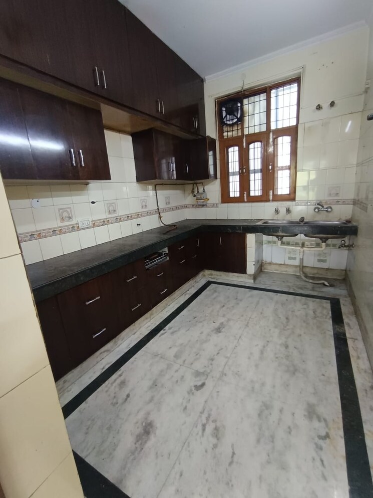 Kitchen, navbharat-apartments 3 Bedroom 1500 Sq.Ft. Apartment In Paschim Vihar Delhi 8880901