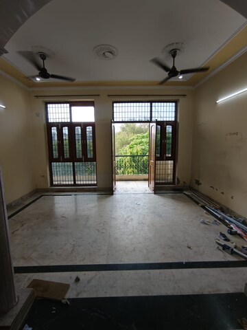 Room in 3 BHK Apartment at Navbharat Apartments, Paschim Vihar – for Rent