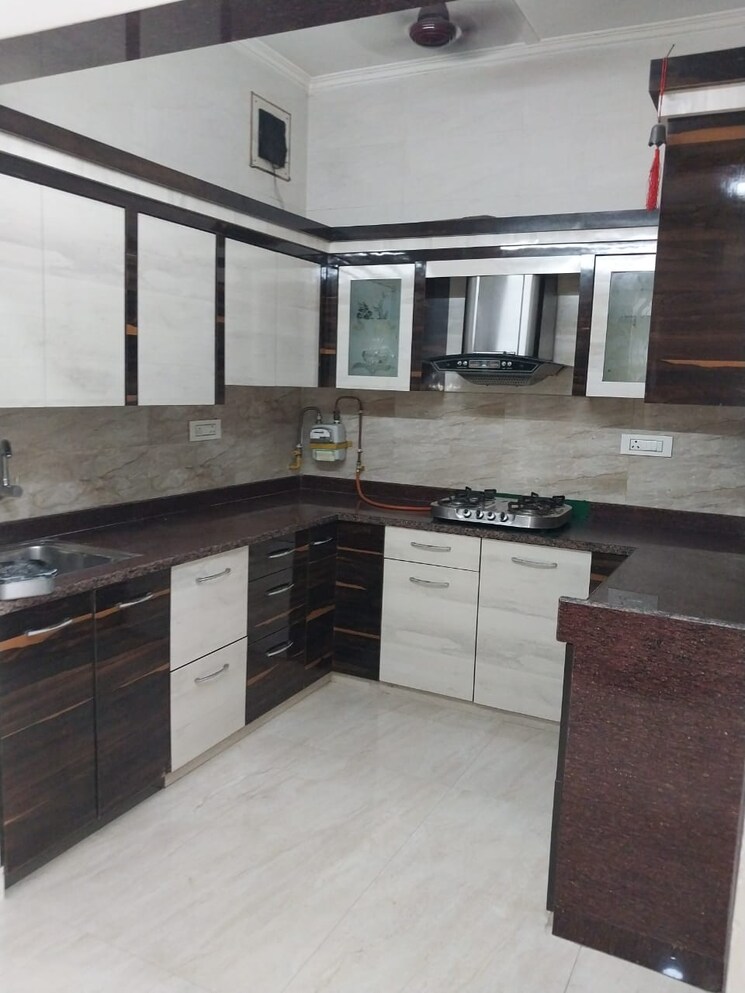 Kitchen, madhur-apartment 3 Bedroom 1400 Sq.Ft. Apartment In Paschim Vihar Delhi 8880906
