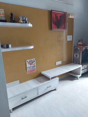 Furnished Amenities in 3 BHK Apartment at Madhur Apartment, Paschim Vihar – for Rent
