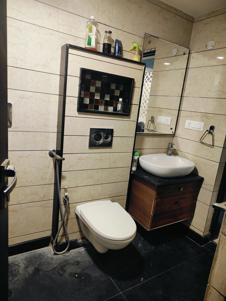 Bathroom, jahaz-apartments 3 Bedroom 1200 Sq.Ft. Apartment In Paschim Vihar Delhi 8880916