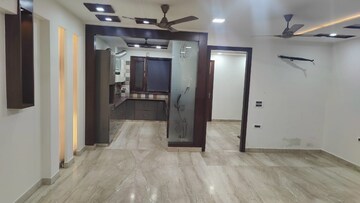 Room in 3 BHK Apartment at Shubh Niketan Apartments, Paschim Vihar – for Rent