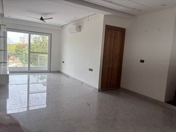 Room in 3 BHK Apartment at Godrej Tiara, Yeshwanthpur – for Sale