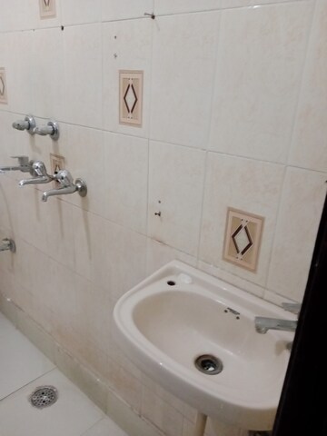 Attached Bathroom in 2 BHK Builder Floor at Sector 13 – for Rent