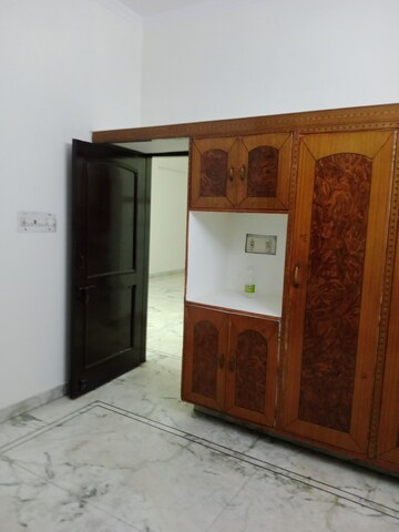 Room in 2 BHK Builder Floor at Sector 13 – for Rent