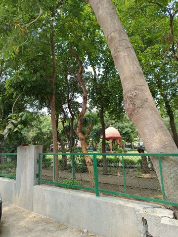 3 BHK Builder Floor – Garden View at SS Mayfield Gardens, Sector 51 - for Rent
