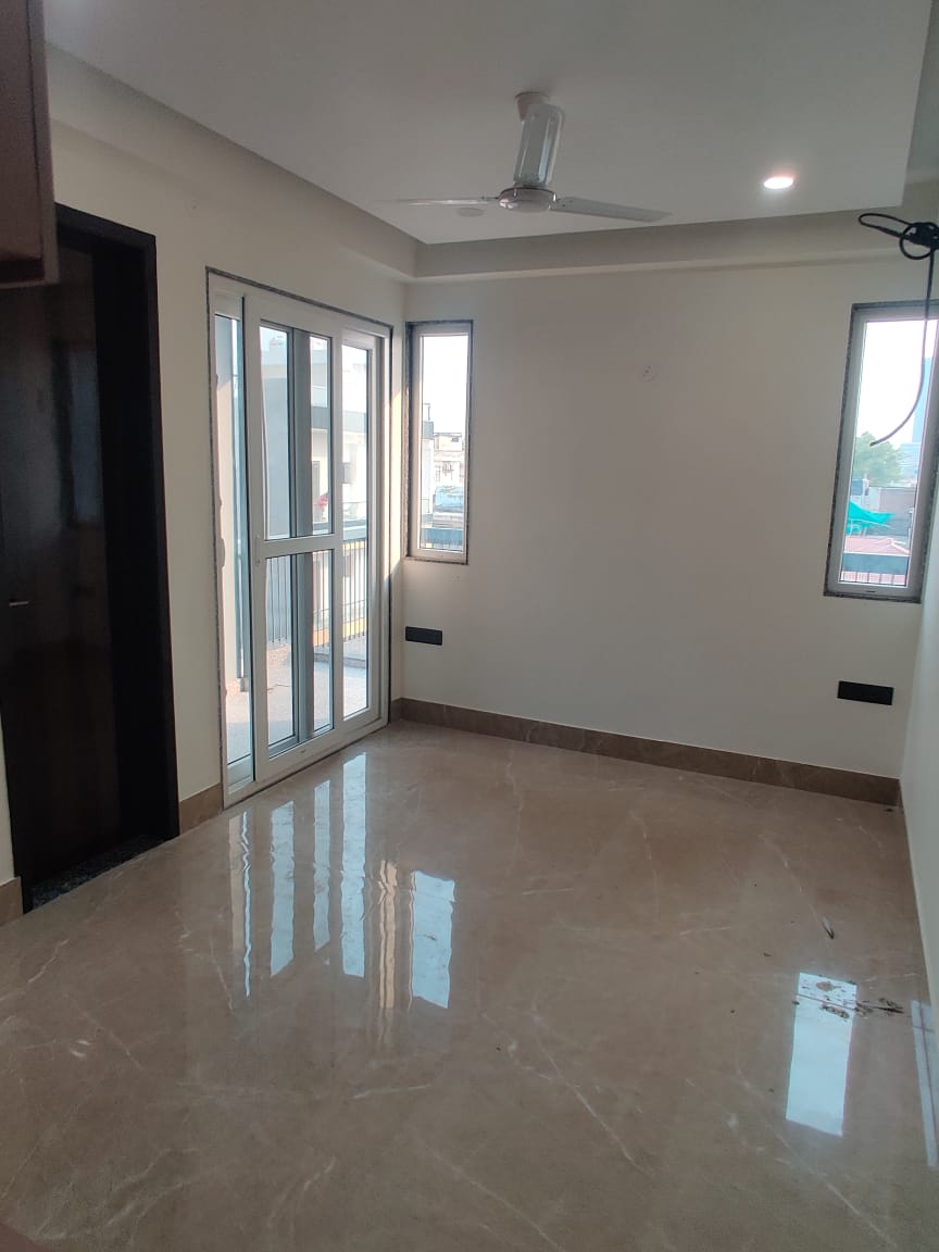 3.5 BHK + Servant Room Independent House For Rent in Cityview Apartments