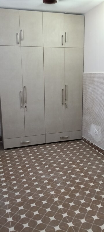 Bathroom in 2 BHK Apartment at RWA Apartments Sector 19, Sector 19 – for Rent