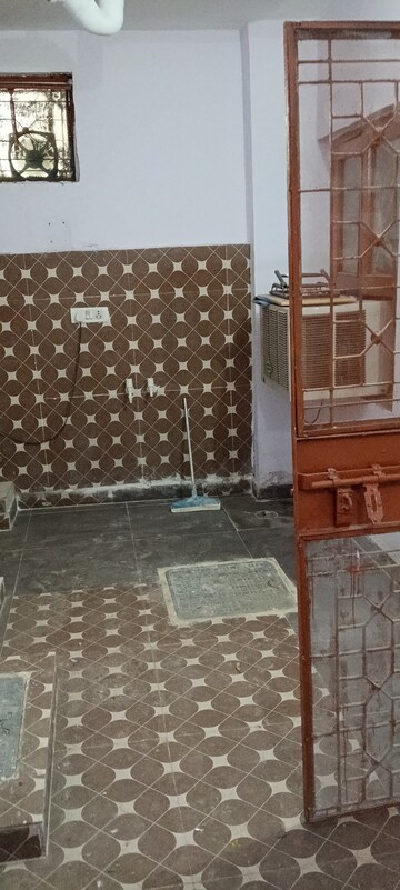 Bathroom in 2 BHK Apartment at RWA Apartments Sector 19, Sector 19 – for Rent