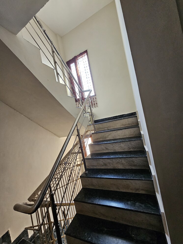 undefined, pragati-apartments-dwarka 3 Bedroom 1210 Sq.Ft. Apartment In Sector 11 Dwarka Delhi 8880969