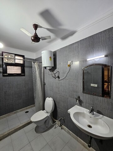 Bathroom in 3 BHK Apartment at Pragati Apartments Dwarka, Sector 11 Dwarka – for Rent
