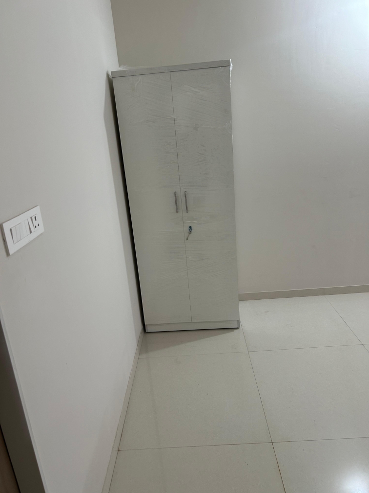 Furnished Amenities in 2 BHK Apartment at Sugee Atharva, Prabhadevi – for Rent